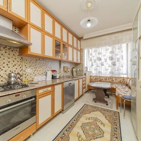 Cozy Flat W Balcony 10 Min To In Apartment *