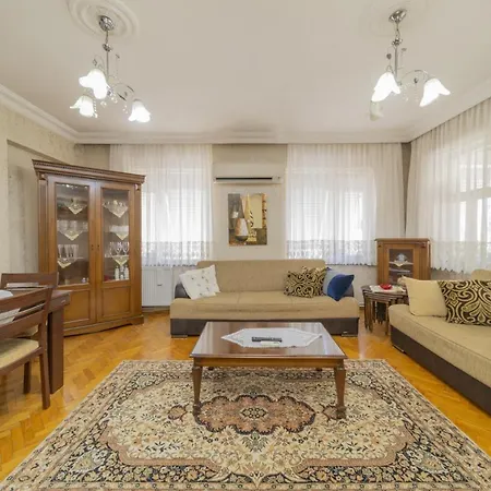 Cozy Flat W Balcony 10 Min To In Antalya