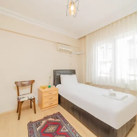 Apartment Cozy Flat W Balcony 10 Min To In *